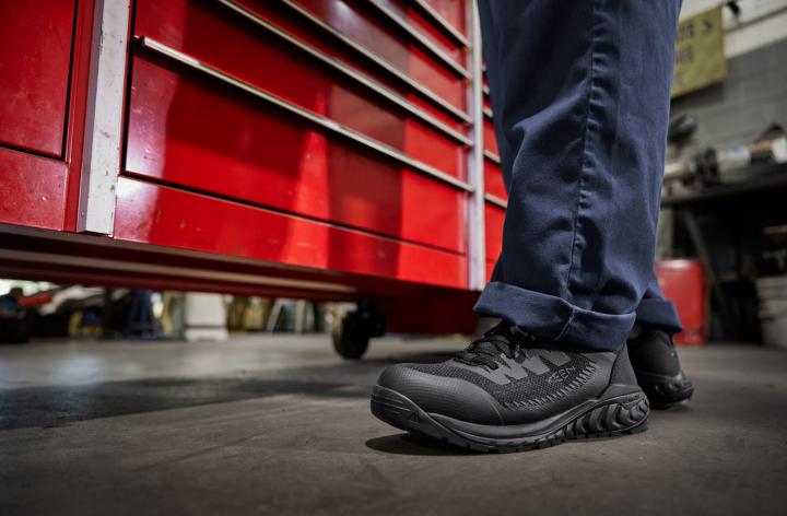 Arvada ESD Work Sneaker (Carbon-Fiber Toe) | Men KEEN Shoes