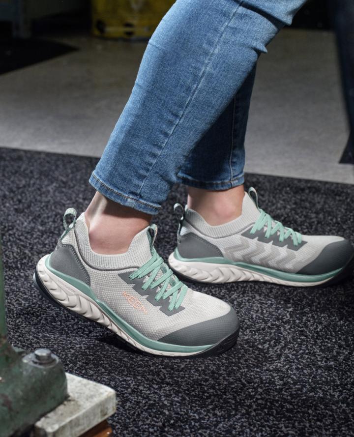 Arvada Shift Carbon-Fiber Toe Work Slip-on | Women KEEN Work Boots &amp; Shoes