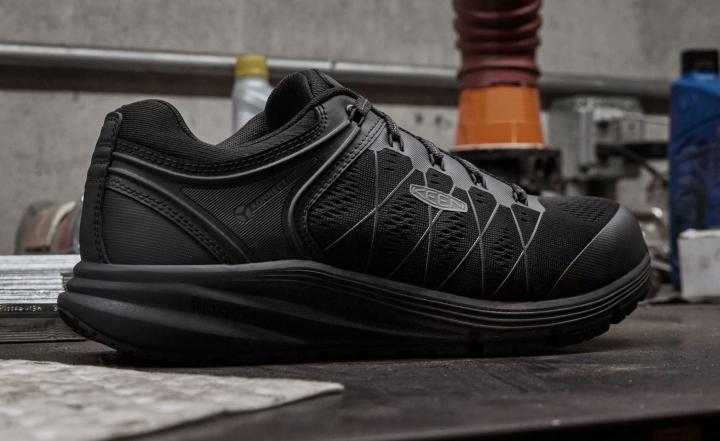 Black Work Sneakers - Vista Energy | Men KEEN Shoes