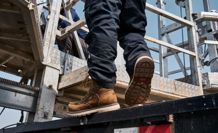 Cincinnati 8" Waterproof 90° Heel Boot (Carbon-Fiber Toe) | Men KEEN Boots