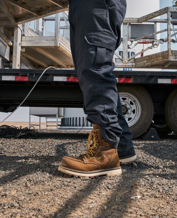 Cincinnati 8" Waterproof 90° Heel Boot (Carbon-Fiber Toe) | Men KEEN Boots