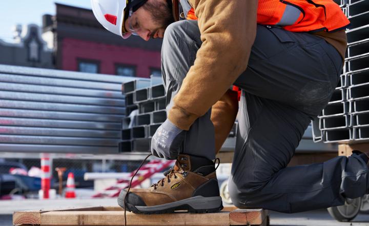 Evanston Boot 6" Waterproof Bison/Black Leather Work Boot | Men KEEN Boots