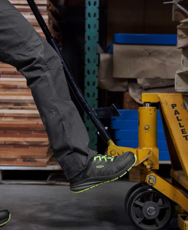 Grey Work Sneakers - Vista Energy | Men KEEN Shoes